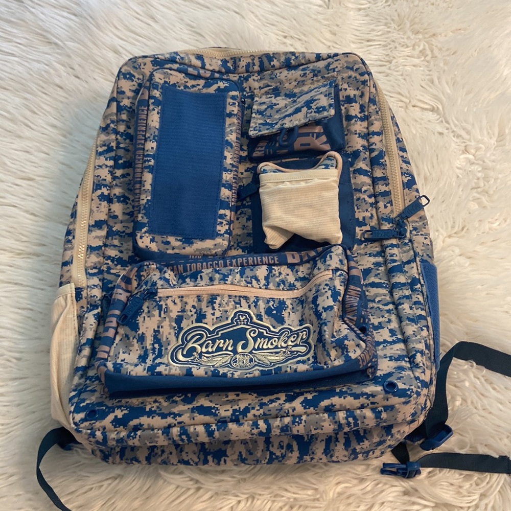 Drew Estate Barn Smoker Backpack Blue White bag with swag BNWOT see all photos - Picture 3 of 12
